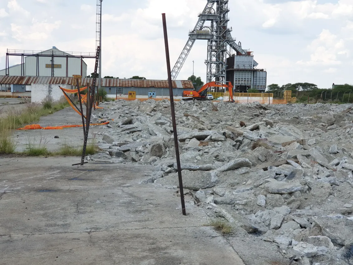 Image of demolition-hydraulic-breaking-of-bulk-floors-and-foundations.webp