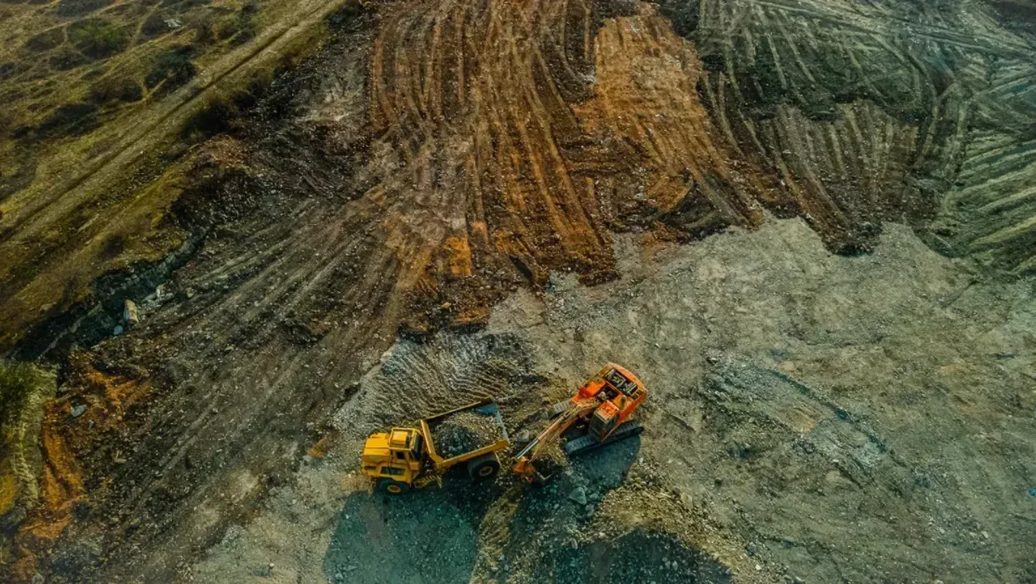 Image of earthworks-drone-picture-of-equipment-2.webp